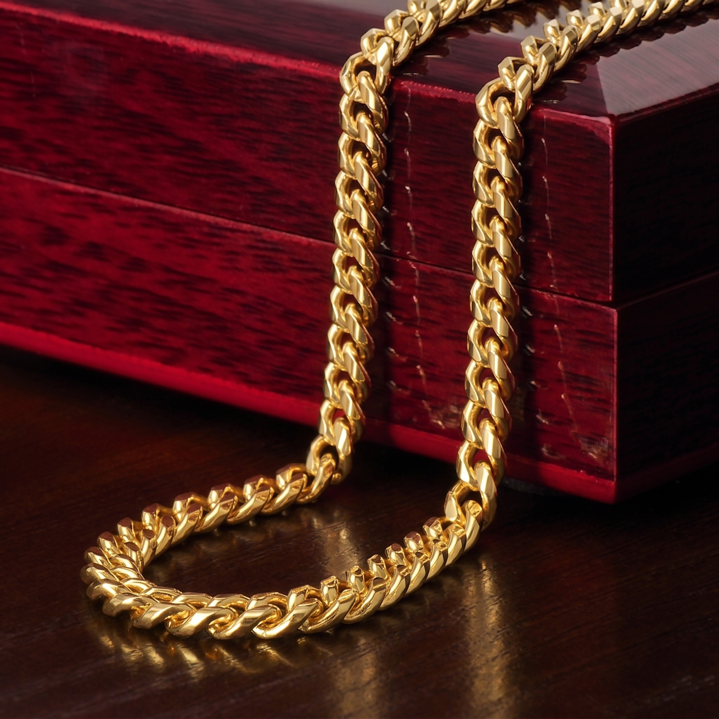 Chain in luxury box